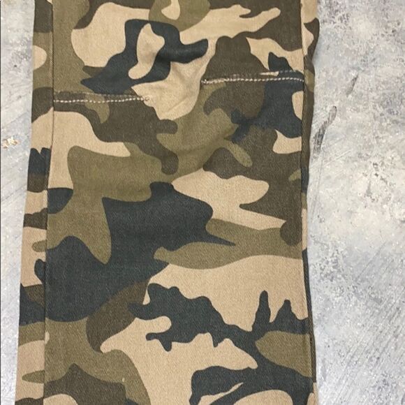 Wishlist Camouflage Cargo Pants Size Small - Picture 5 of 10